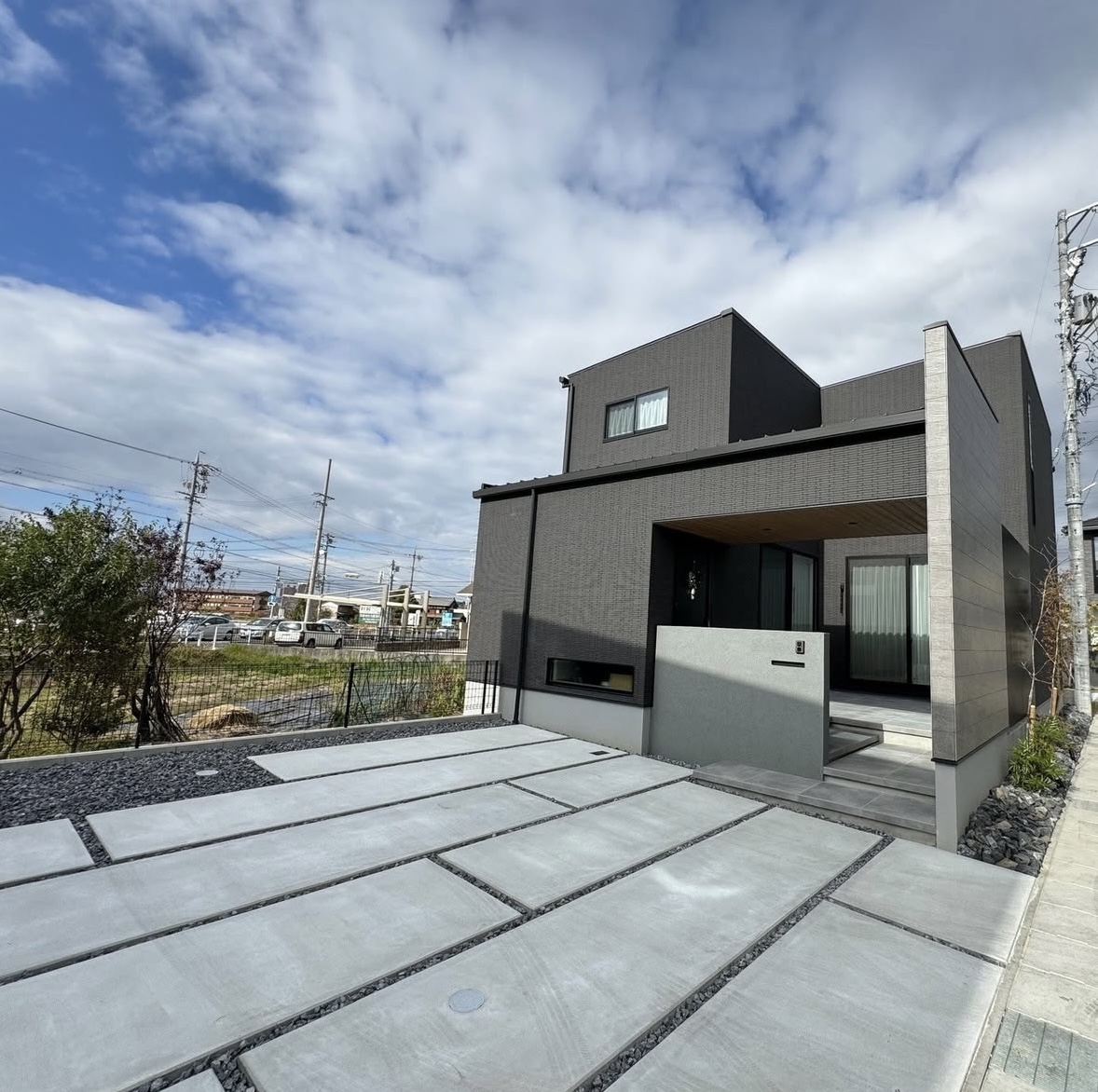 統一感と重厚感のある新築外構